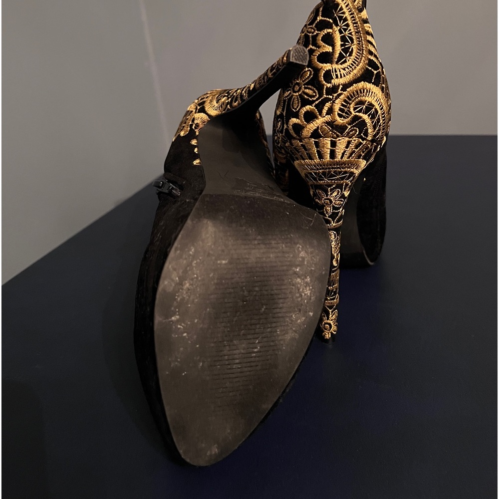 Beautiful faux suede/velvet booties - lightly worn with beautiful gold appliqués - Picture 3 of 5